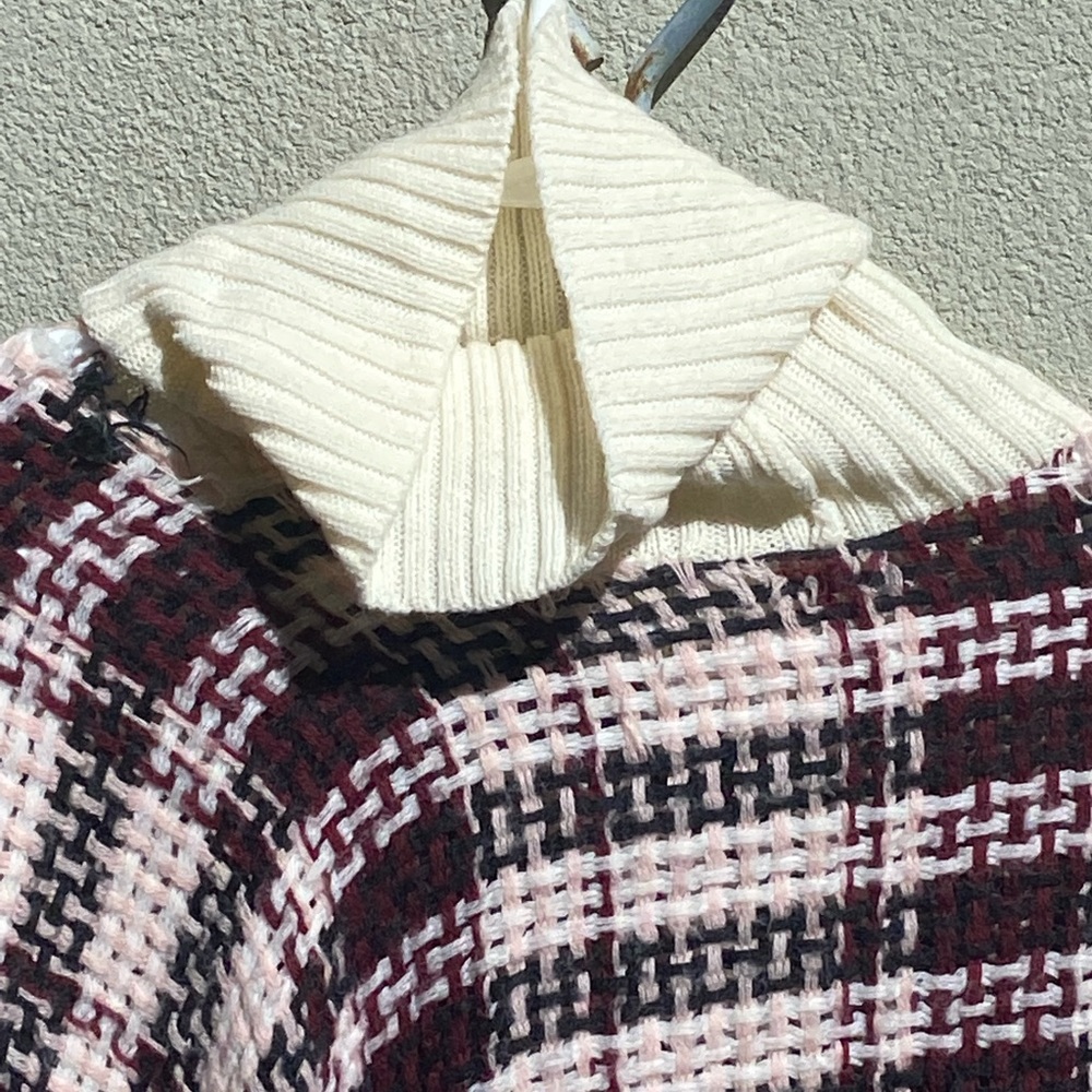 Original weatherproof vintage since 1948 womens shawl one size fits all :)